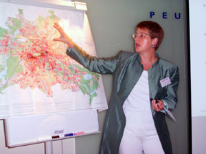 Norgat Hauke erlaeutert Flächennutzungsplan