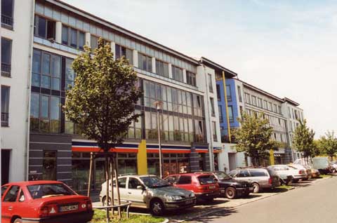 Waltersdorfer Chaussee: Quergebaeude